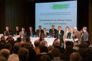 Diskussionsrunde mit dem Expertenkreis und Gutachtern: Prof. Borchardt, Dr. Uth, Prof. Roßnagel, Prof. Rosenwinkel, Helmut Schneble, Dr. Zittel, Dr. Heitfeld, Prof. Helmig, Prof. Sauter, Prof. Frimmel, Dr. Ewen, Dr. Schmitt-Jansen, Prof. Ewers Diskussionsrunde mit dem Expertenkreis und Gutachtern: Prof. Borchardt, Dr. Uth, Prof. Roßnagel, Prof. Rosenwinkel, Helmut Schneble, Dr. Zittel, Dr. Heitfeld, Prof. Helmig, Prof. Sauter, Prof. Frimmel, Dr. Ewen, Dr. Schmitt-Jansen, Prof. Ewers